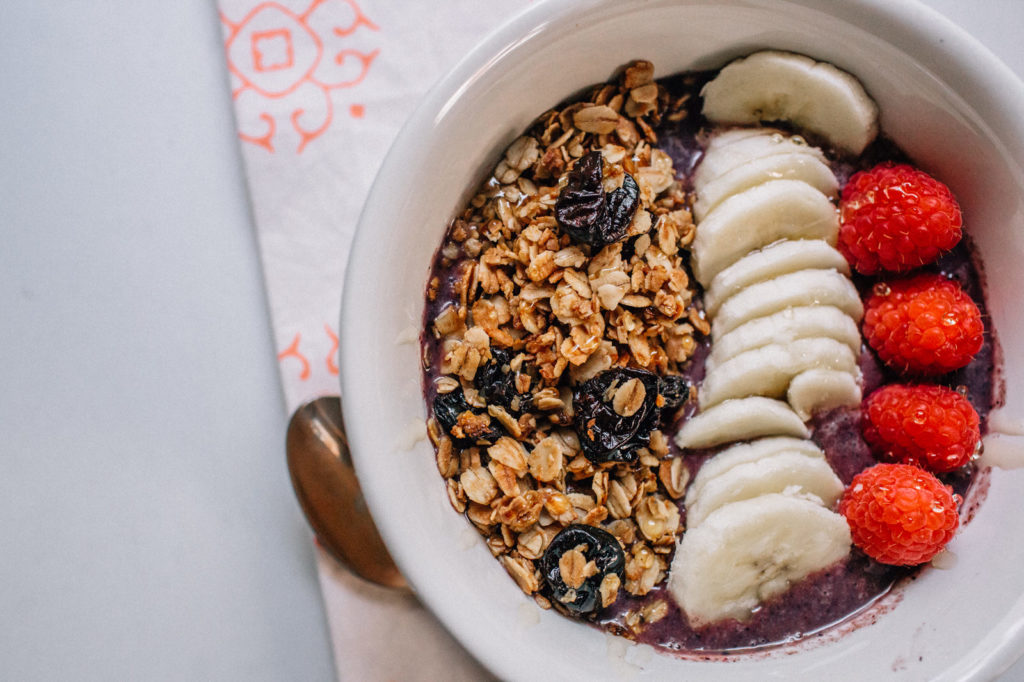 Homemade Granola + My Favorite Acaí Bowl Recipe for an Easy Morning
