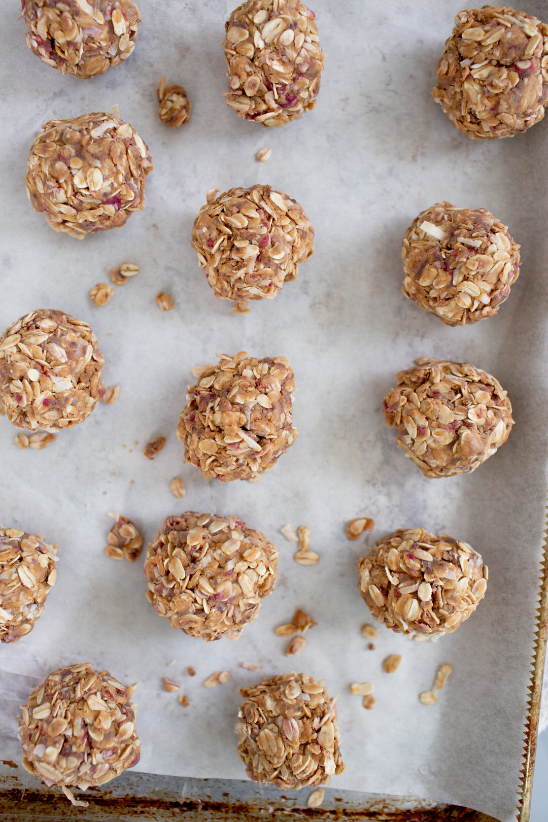 peanut butter and jelly energy bites for kids, snacks for kids, healthy snacks
